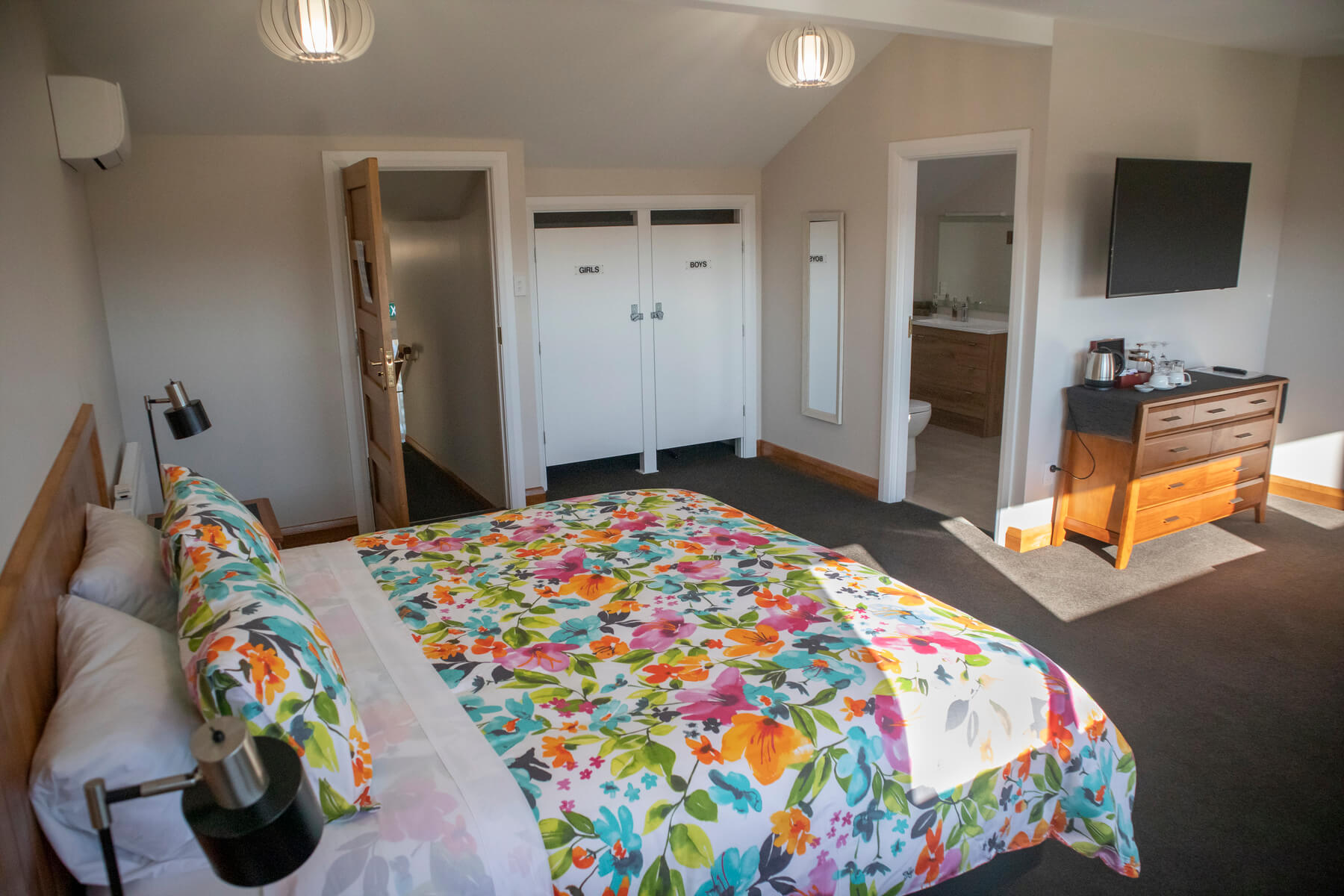 SENIOR ROOM 1
